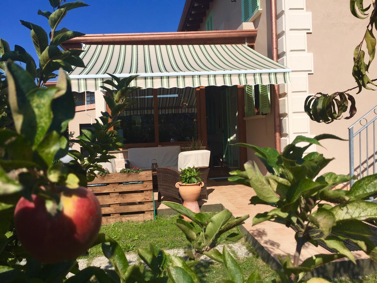 Bba2Passi Bed & Breakfast Marina di Massa Dış mekan fotoğraf